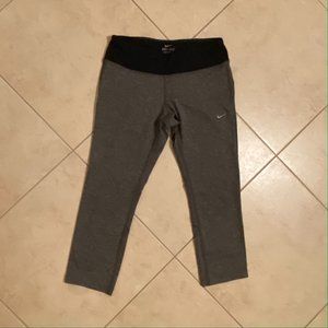 Nike Dri-Fit 21" Leggings Size Small